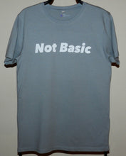 Afbeelding in Gallery-weergave laden, Not Basic Unisex Tee
