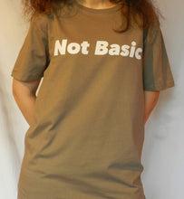 Afbeelding in Gallery-weergave laden, Not Basic Unisex Tee
